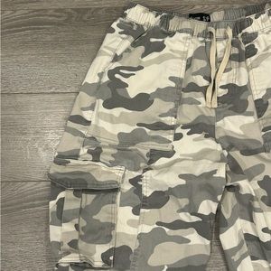 Camo cargo pants/ joggers